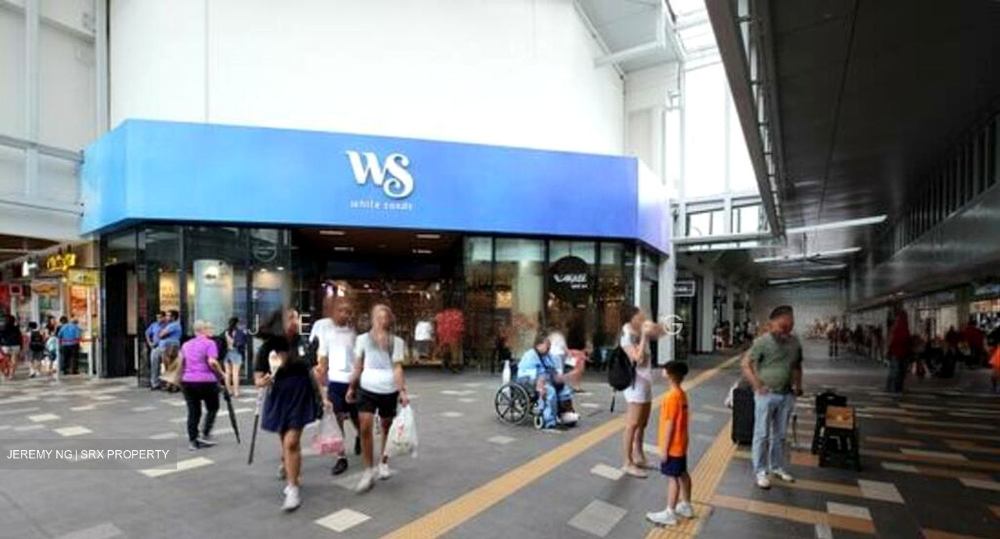 White Sands (D18), Shop House #568693471